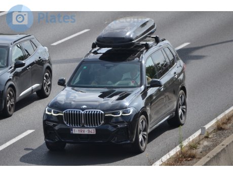 1-YRV-943, BMW X7