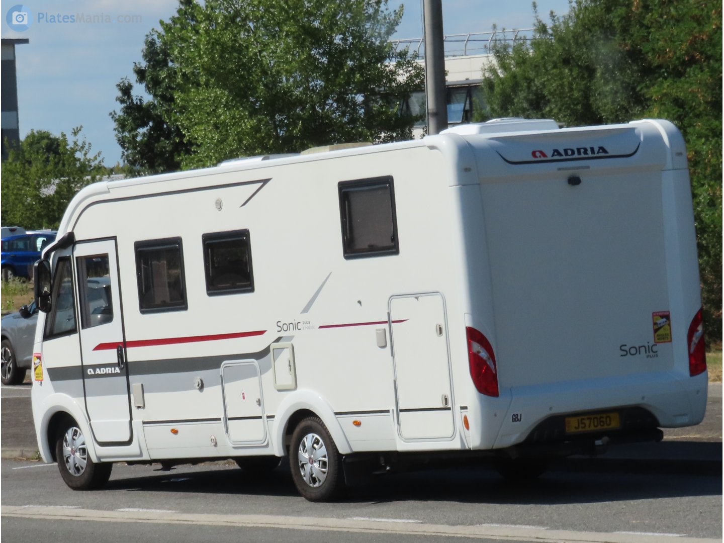 J57060, Adria Sonic 