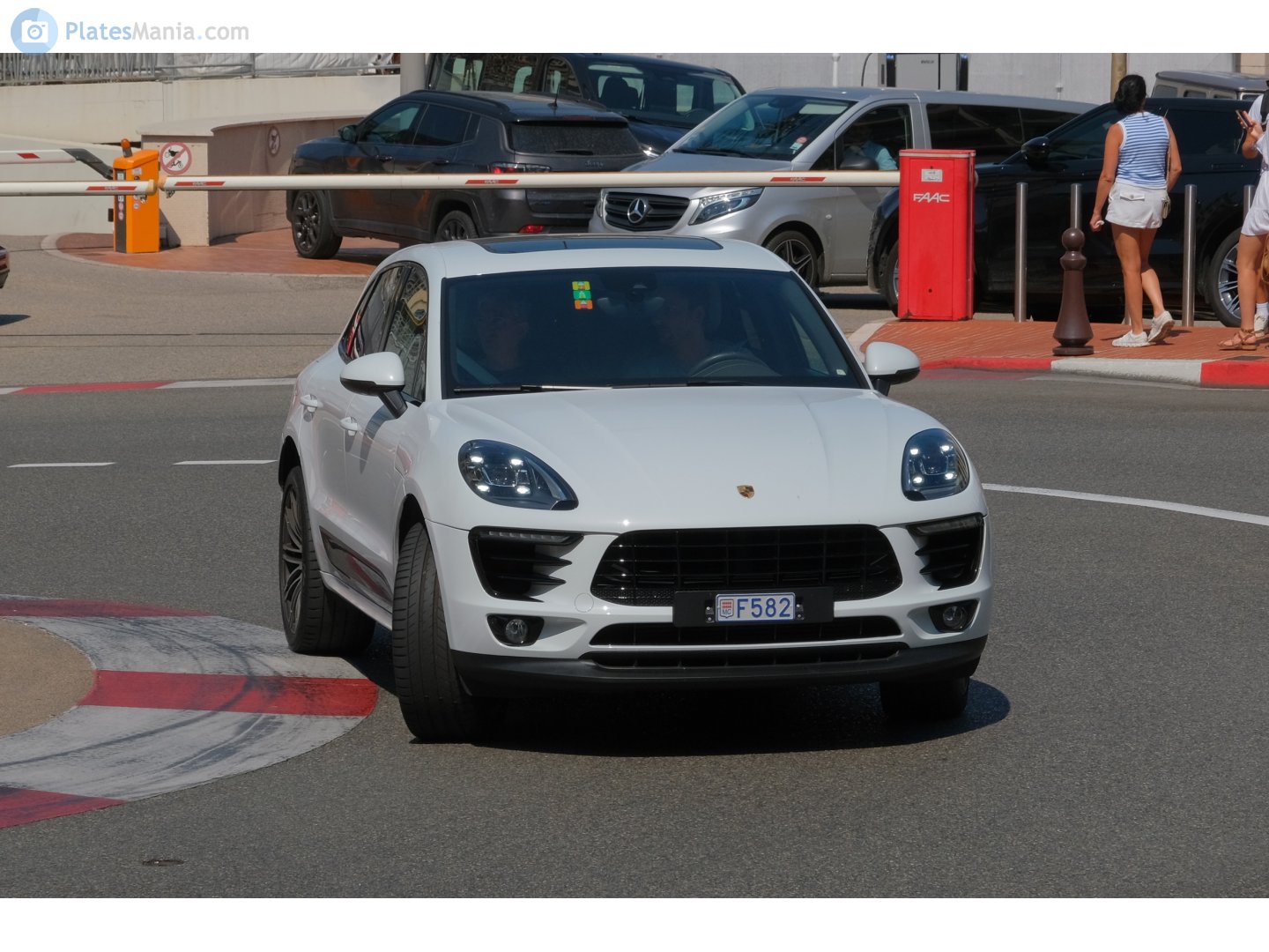 F582, Porsche Macan 1st gen (95B), 2014–2018