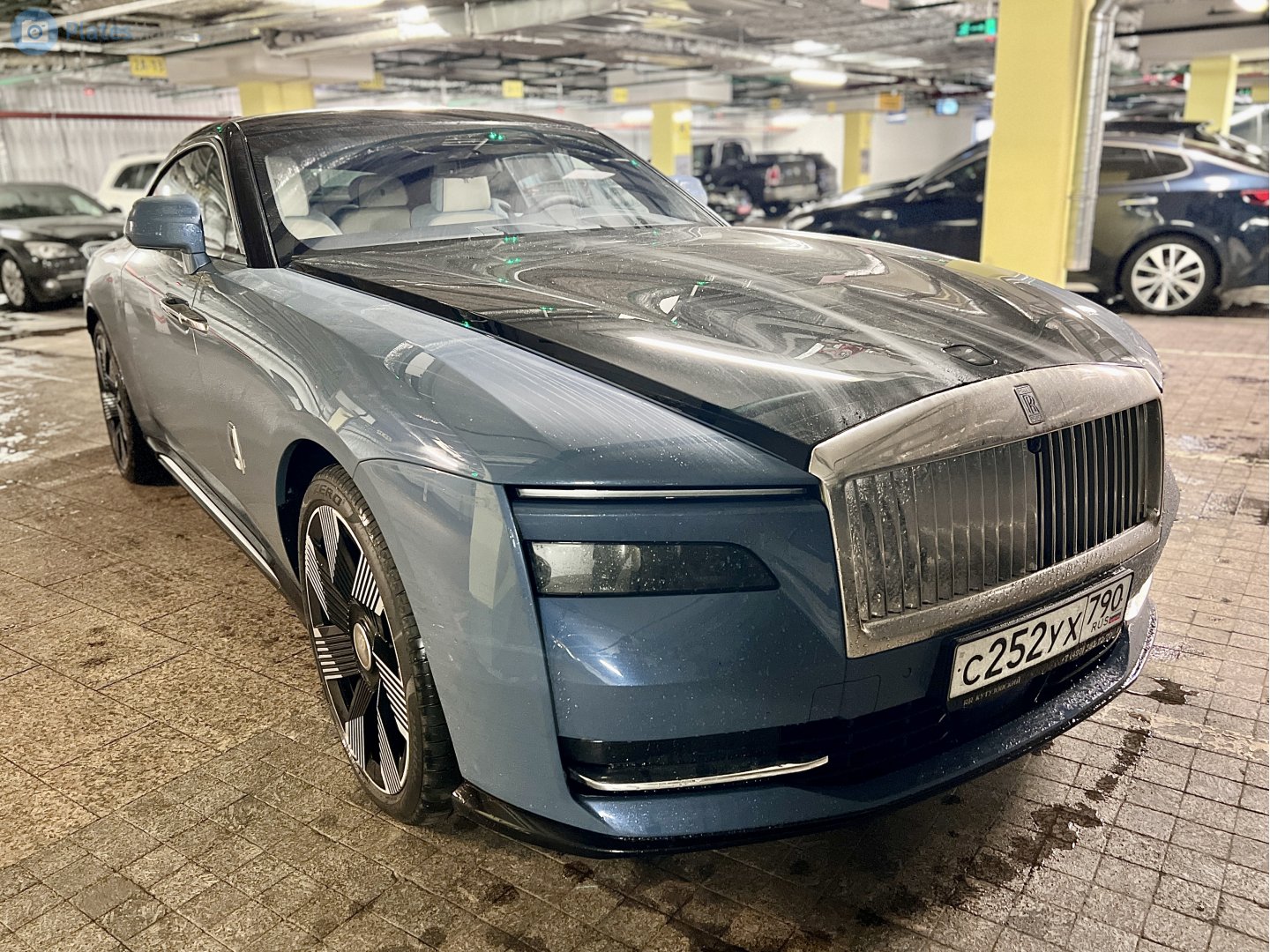 с 252 ух 790, Rolls-Royce Spectre 1st gen, 2023–