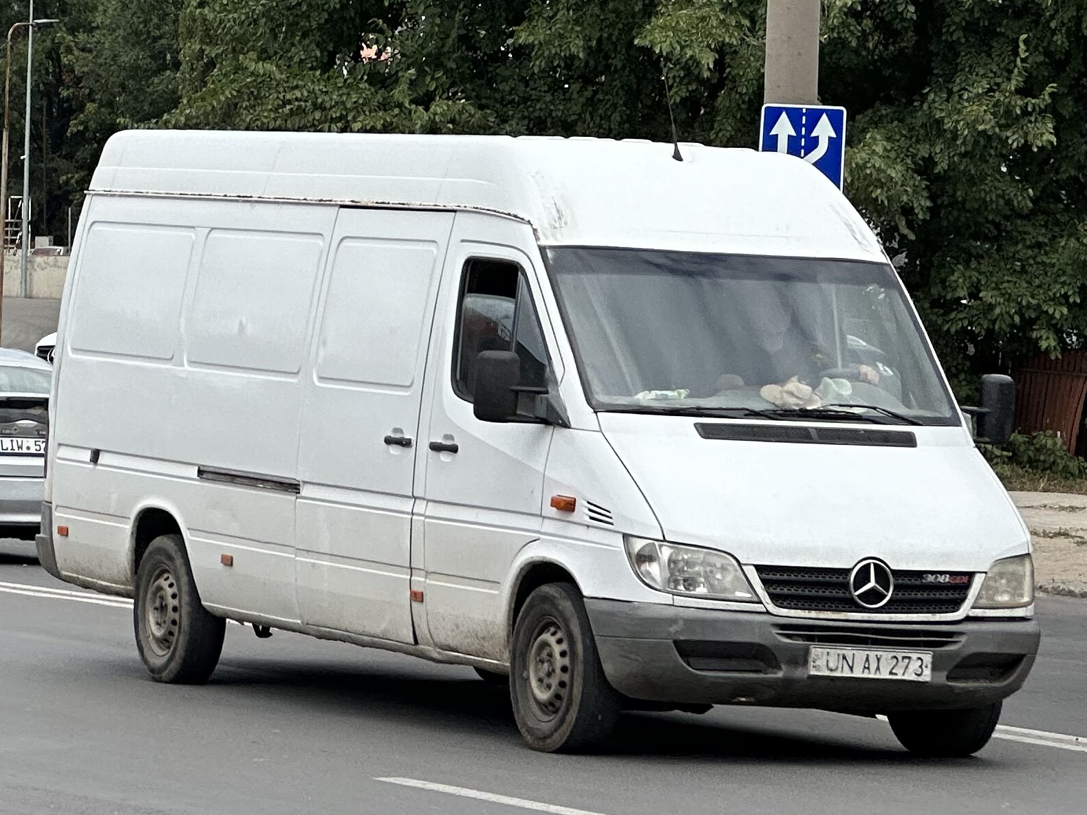 UN AX 273, Mercedes-Benz Sprinter 1st gen (W901–904), 1995–2001