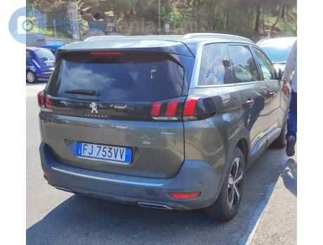 FJ 753 VV, Peugeot 5008
