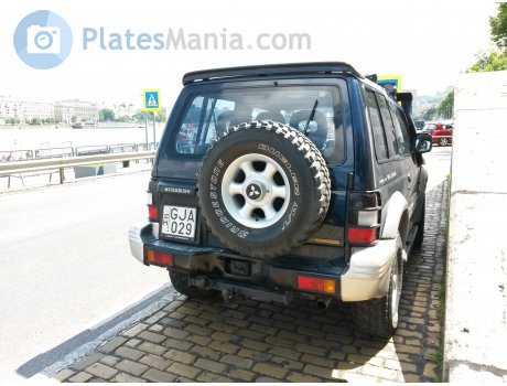 GJA-029, Mitsubishi Pajero