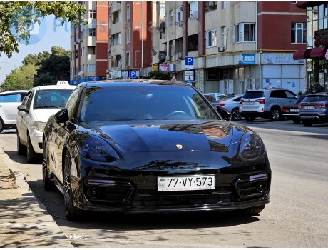 77 VY 573, Porsche Panamera