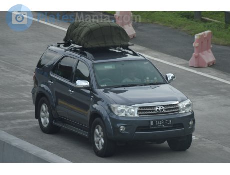 B 1449 FJA, Toyota Fortuner