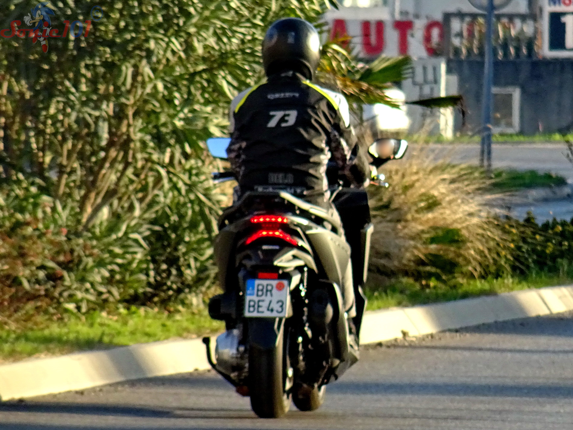BR BE43, Honda Forza 