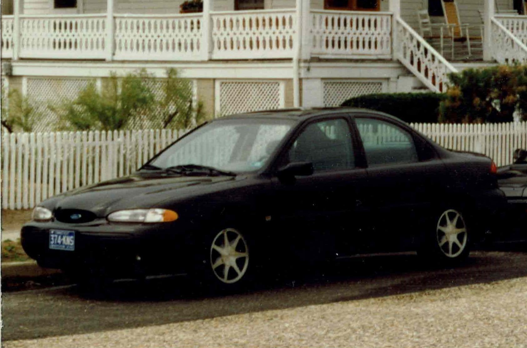 374-KNS, Ford Contour 1st gen (Mk1; CDW27), 1994–1997