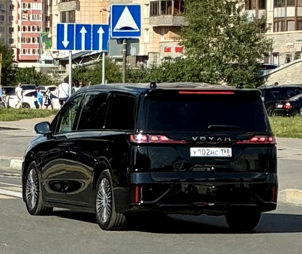 у 102 нс 198, Voyah (Lantu) Dreamer (Dream/Mengxiangjia) 1st gen (ESSA), 2022–