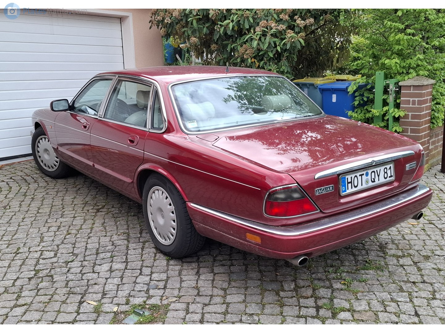 HOT QY 81, Jaguar Sovereign 3rd gen (X300), 1994–1997