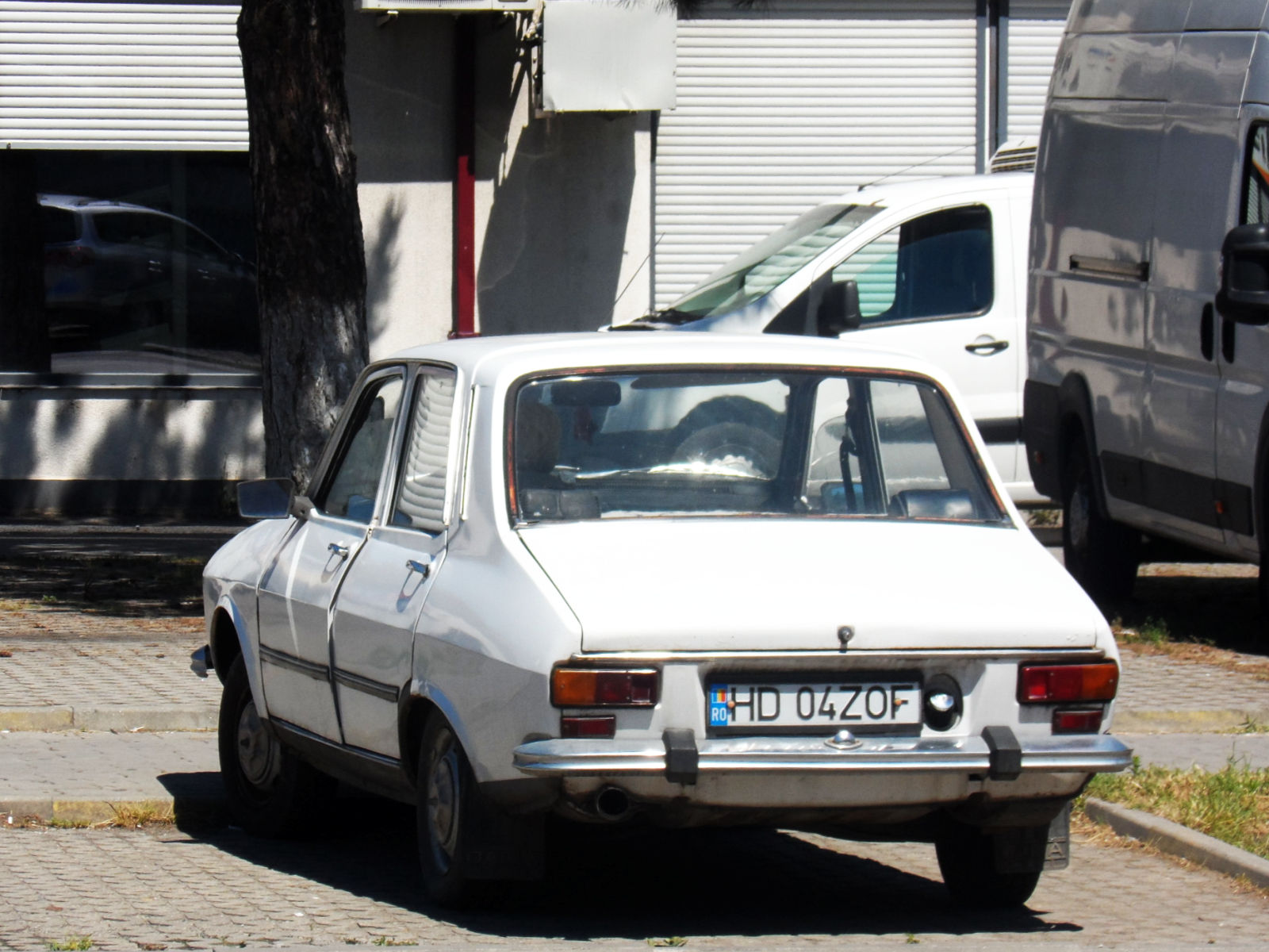 HD 04 ZOF, Dacia 1300 1st gen Sedan, 1969–1981