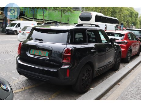 8 CD 703, MINI Countryman