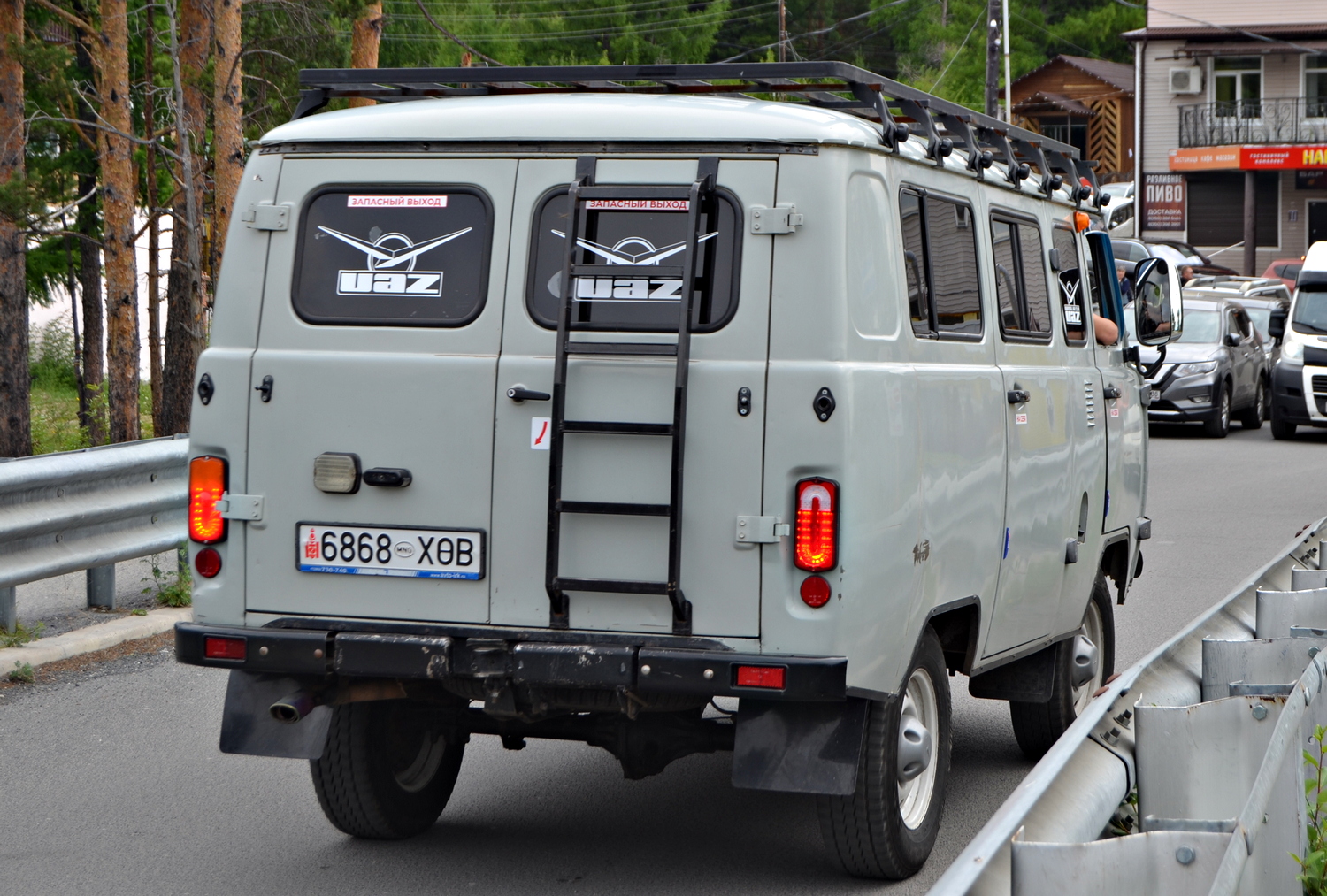 6868 ХӨВ, UAZ 452 452В/2206 Minibus, 1967–