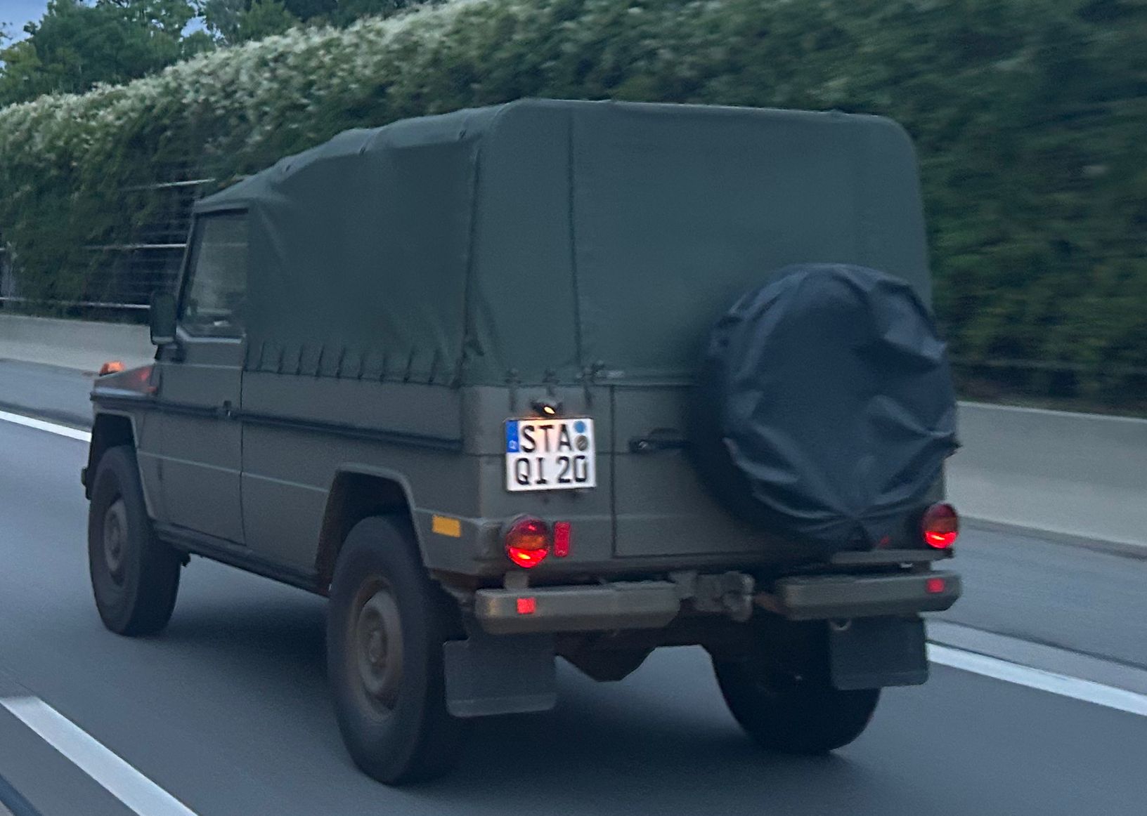 STA QI 20, Steyr Daimler-Puch G-Klasse Pickup (W460/W461), 1979–2000