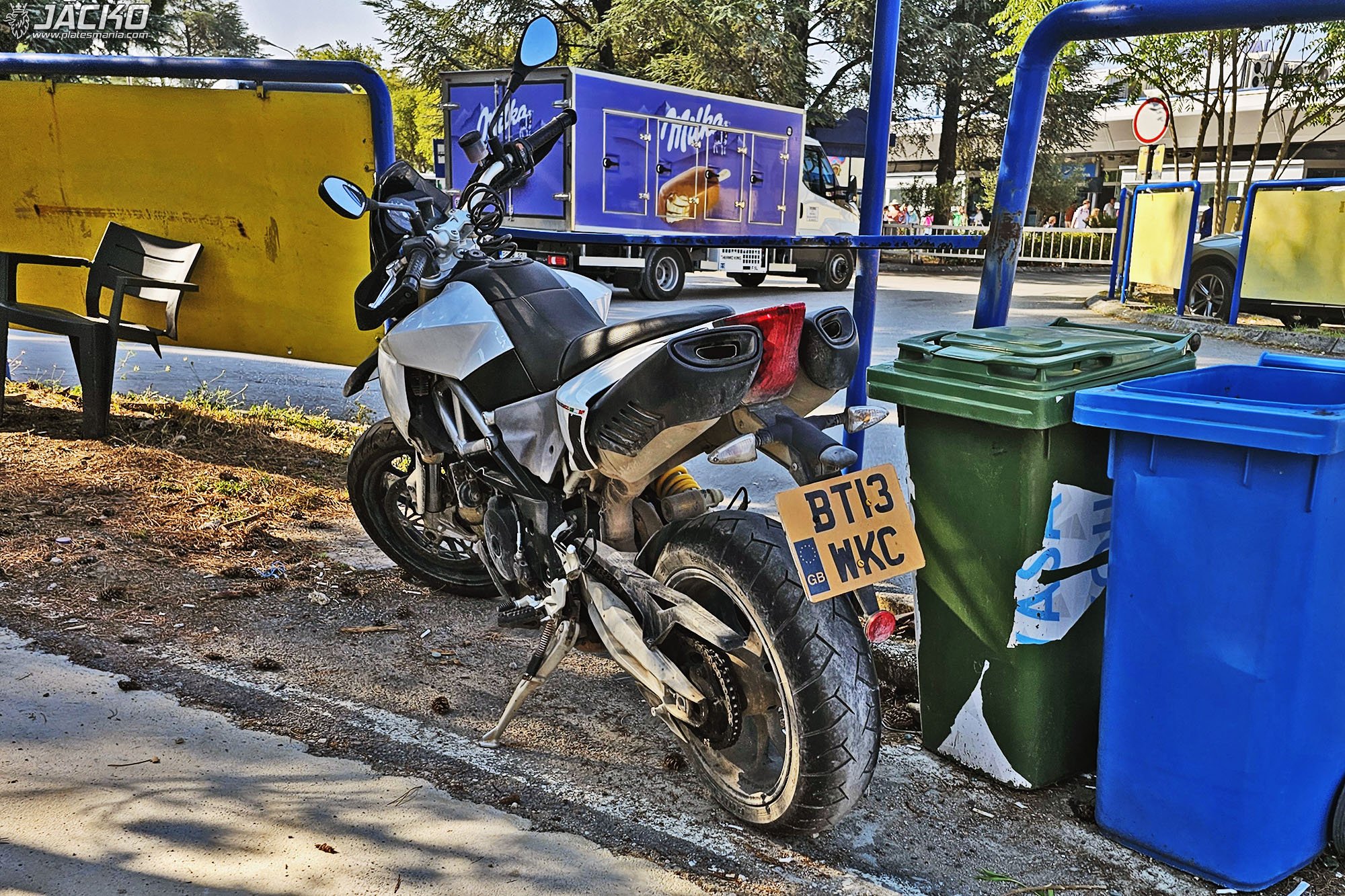 BT13WKC, Aprilia Dorsoduro 