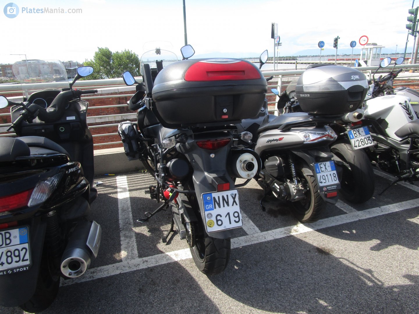 NNX-619, Suzuki V-Strom 1st gen DL650, 2004–2012