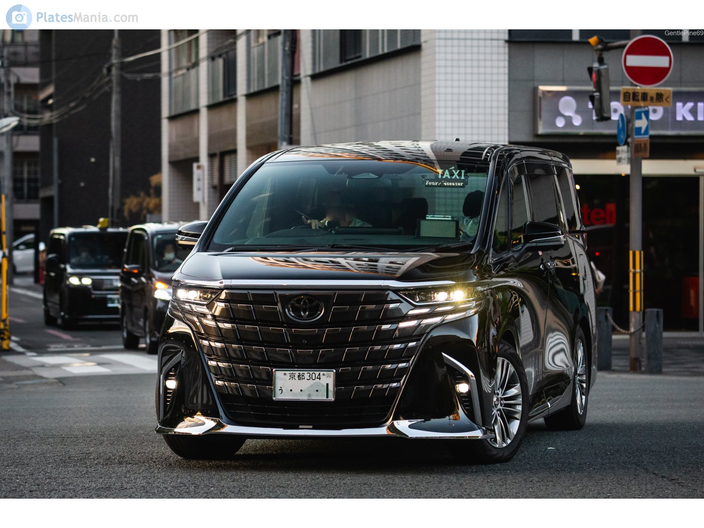 京都 304 う 1, Toyota Alphard 4th gen (AH40), 2023–