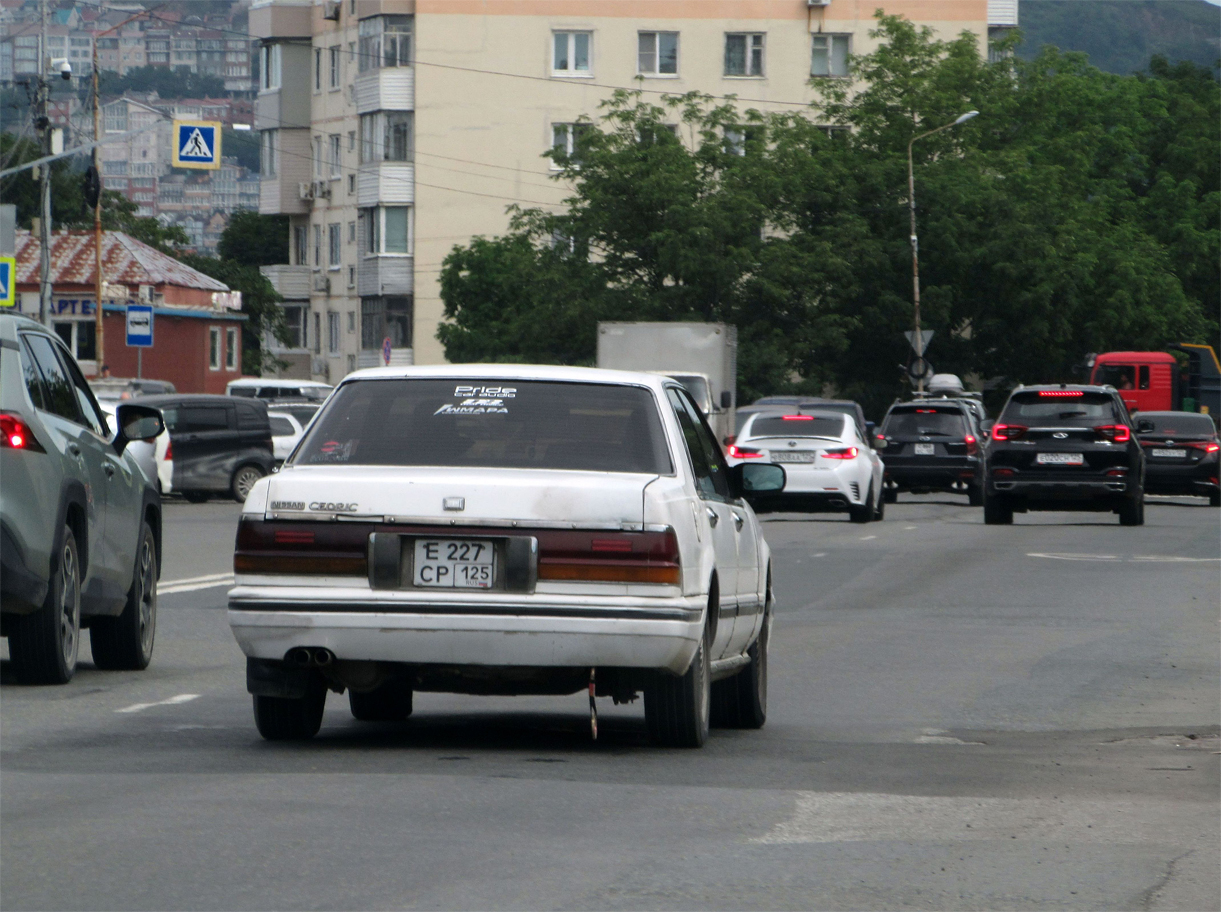е 227 ср 125, Nissan Cedric 7th gen Hardtop (Y31), 1987–1991