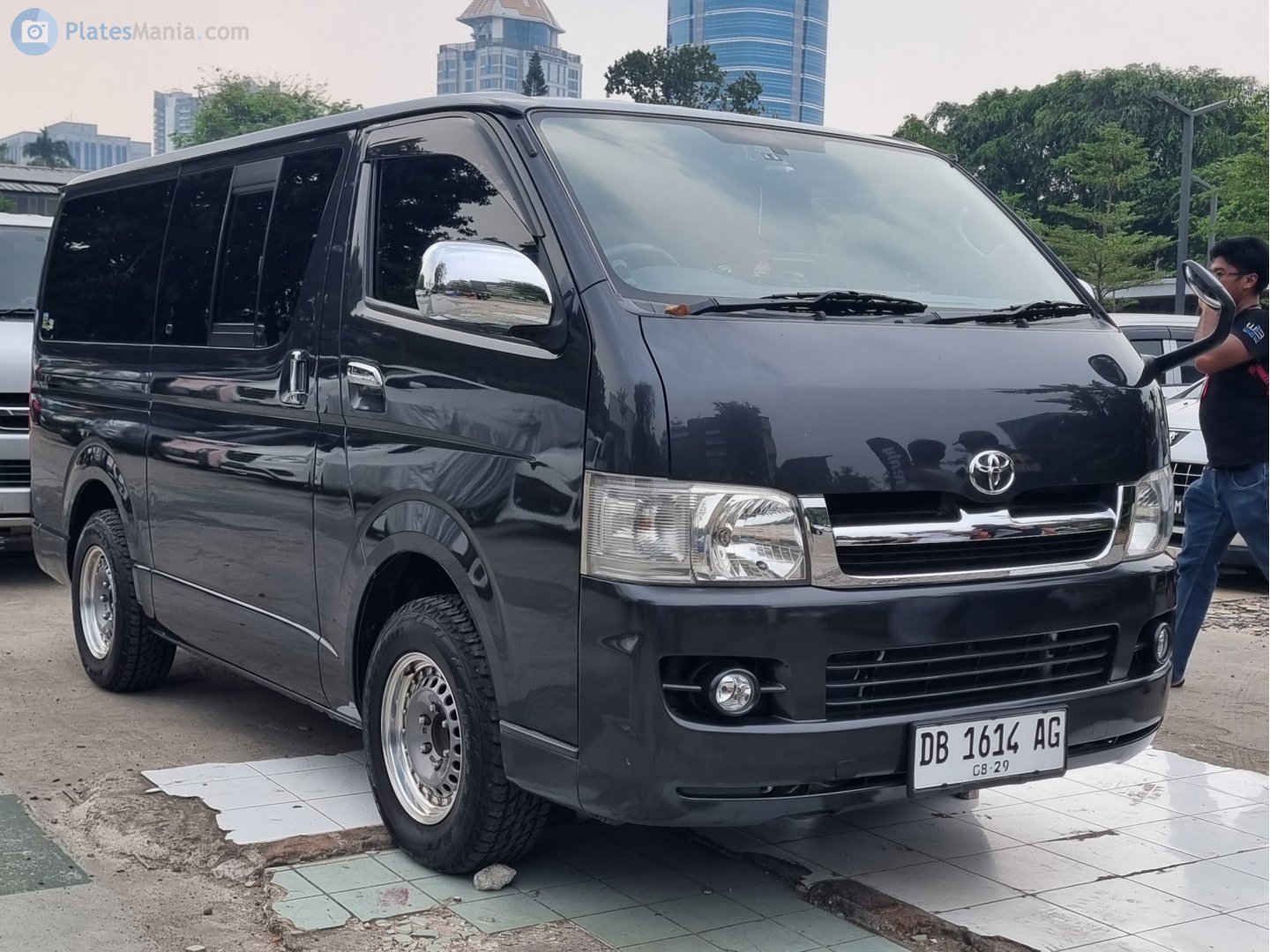 DB 1614 AG, Toyota HiAce 5th gen Van (H200), 2004–