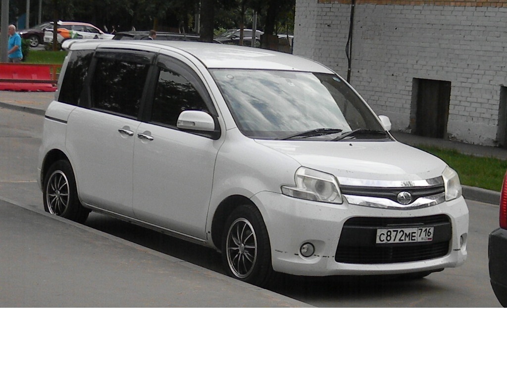 с 872 ме 716, Toyota Sienta 1st gen Dice (XP80), 2011–2015