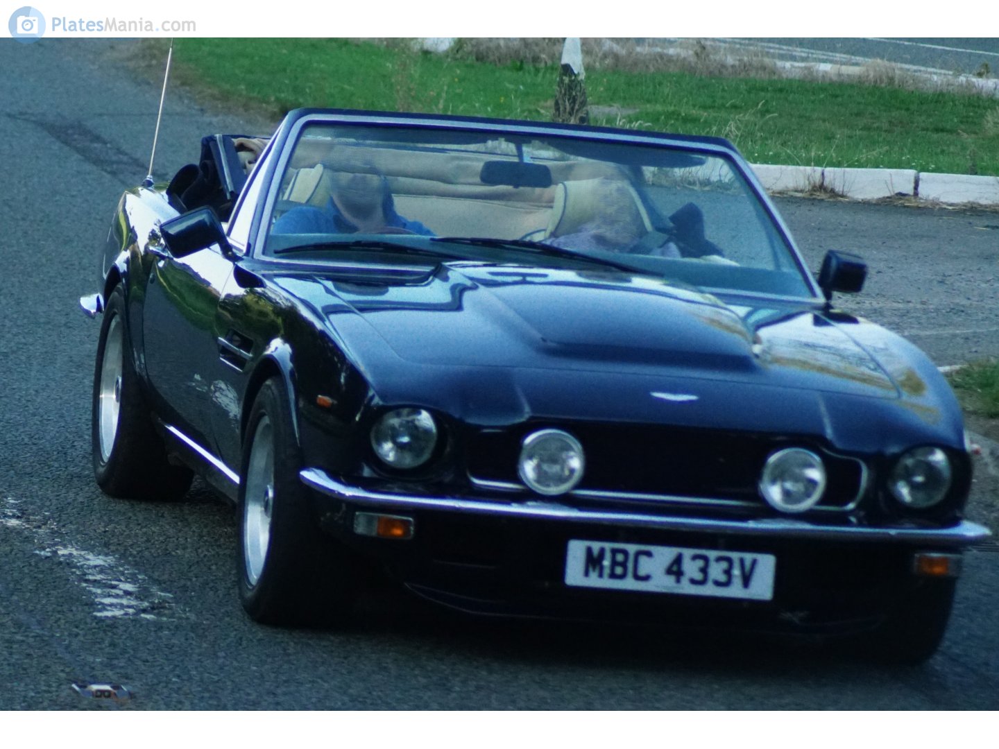 MBC433V, Aston Martin V8 Volante 