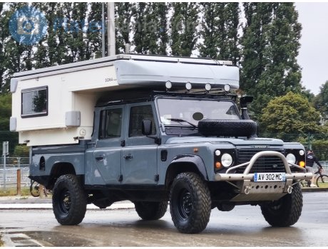 AV-302-MC, Land Rover Defender