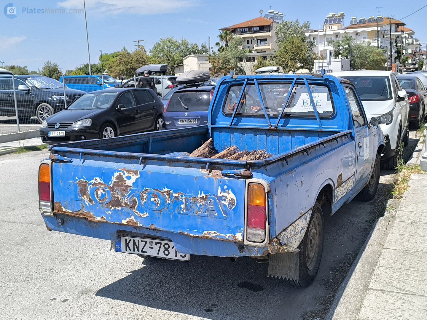 KNZ-7815, Toyota Hilux 2nd gen (N20), 1972–1978