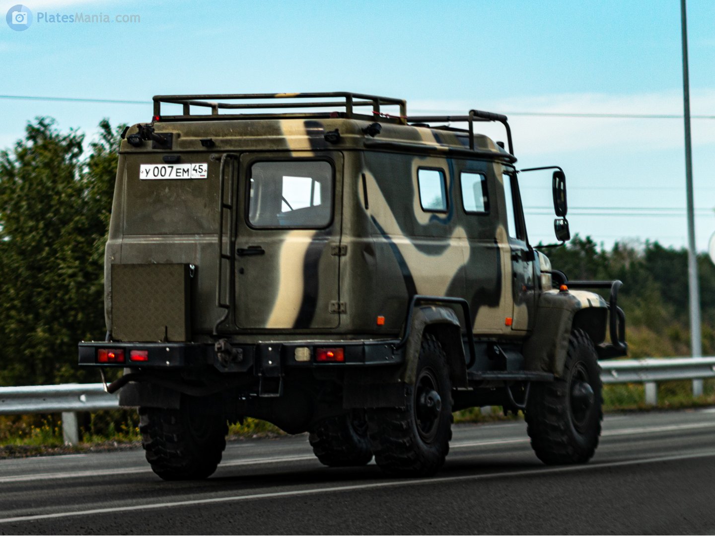 у 007 ем 45, GAZ 3308 330811 Вепрь (Vepr') Van, 1997–