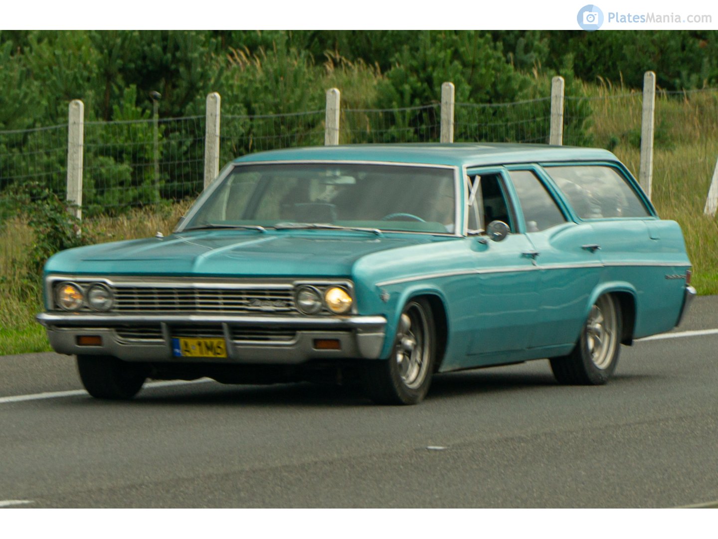 A 1M6, Chevrolet Biscayne 3rd gen 1966 5-door Station Wagon (15345; B-body), 1st facelift, 1965–1966