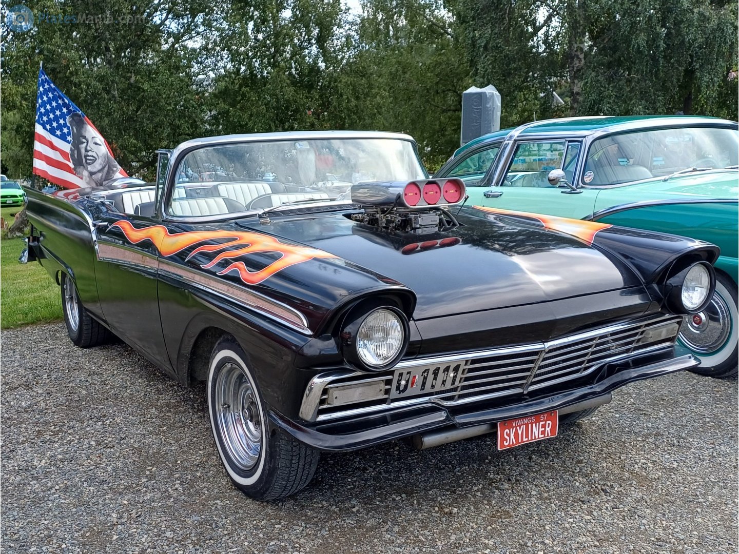 U-1111, Ford Fairlane Americas: 2nd gen, 1957–1959