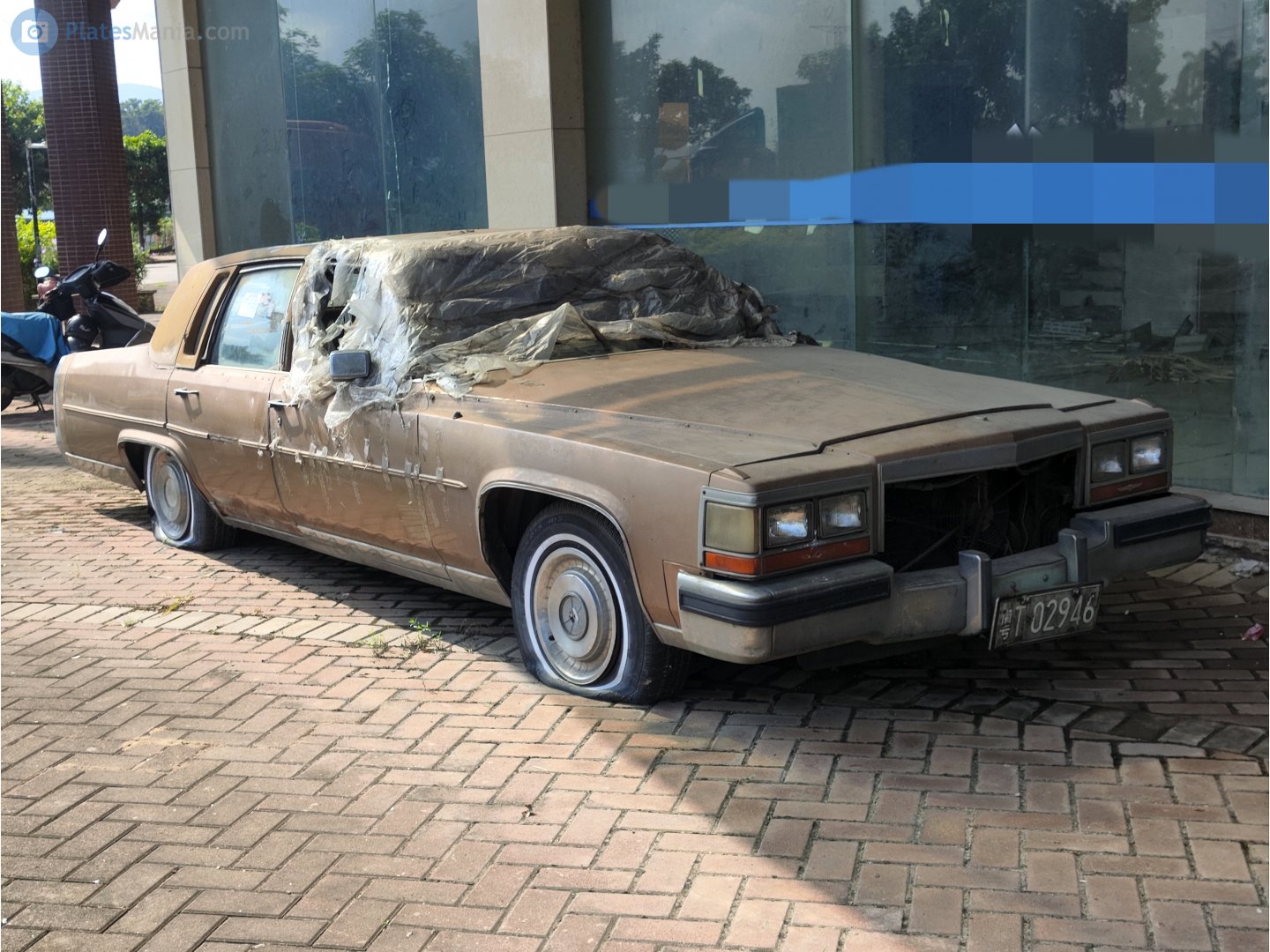 粤T·02946, Cadillac Brougham 1st gen (W69; D-body), facelift, 1989–1992