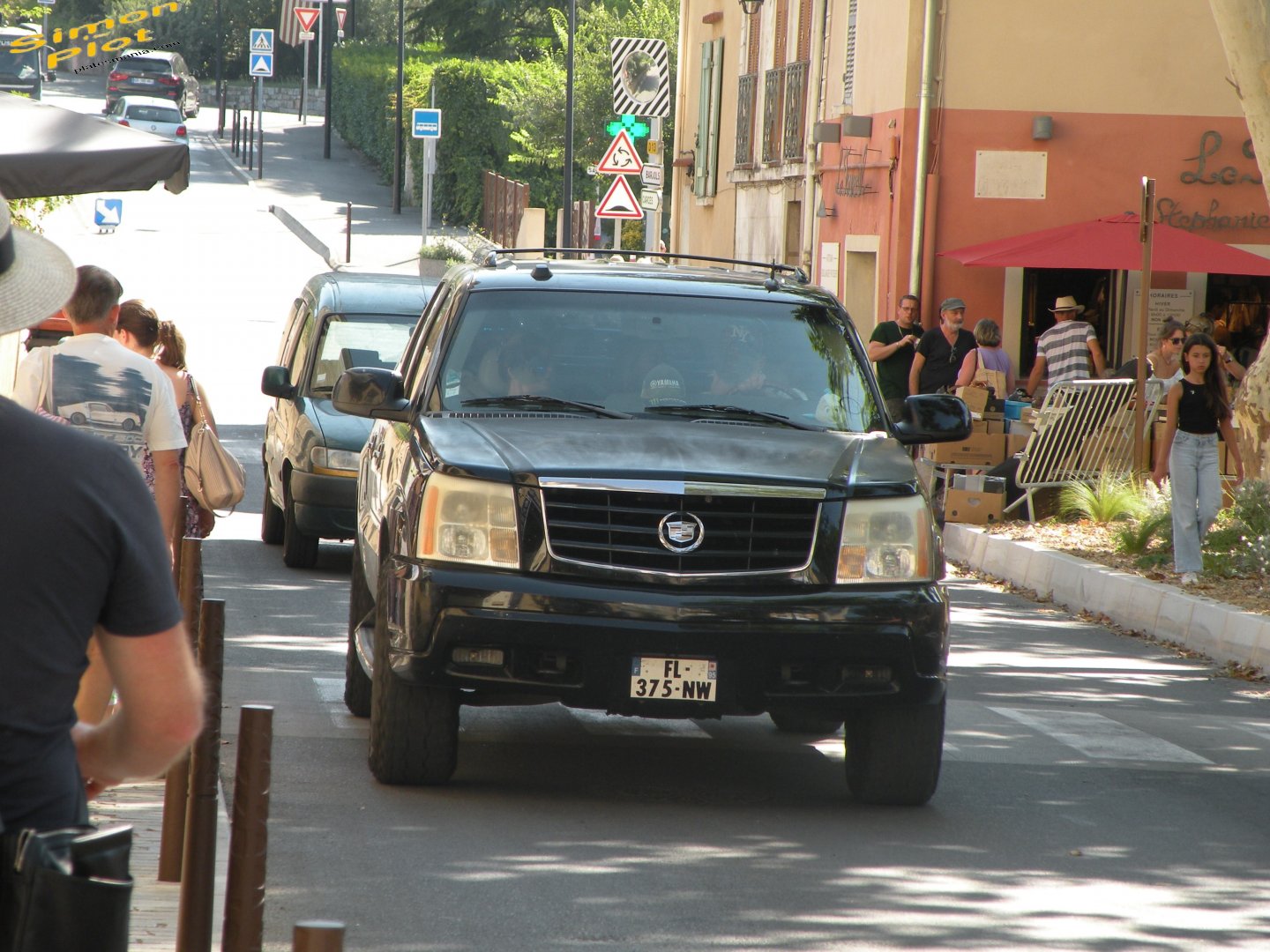 FL-375-NW, Cadillac Escalade 2nd gen EXT (GMT806), 2001–2006