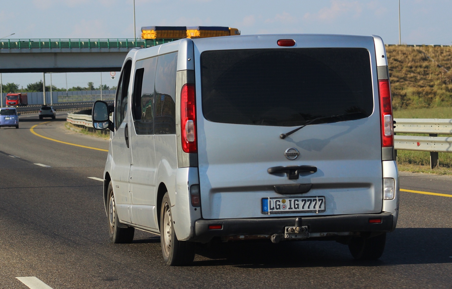 LG IG 7777, Nissan Primastar 