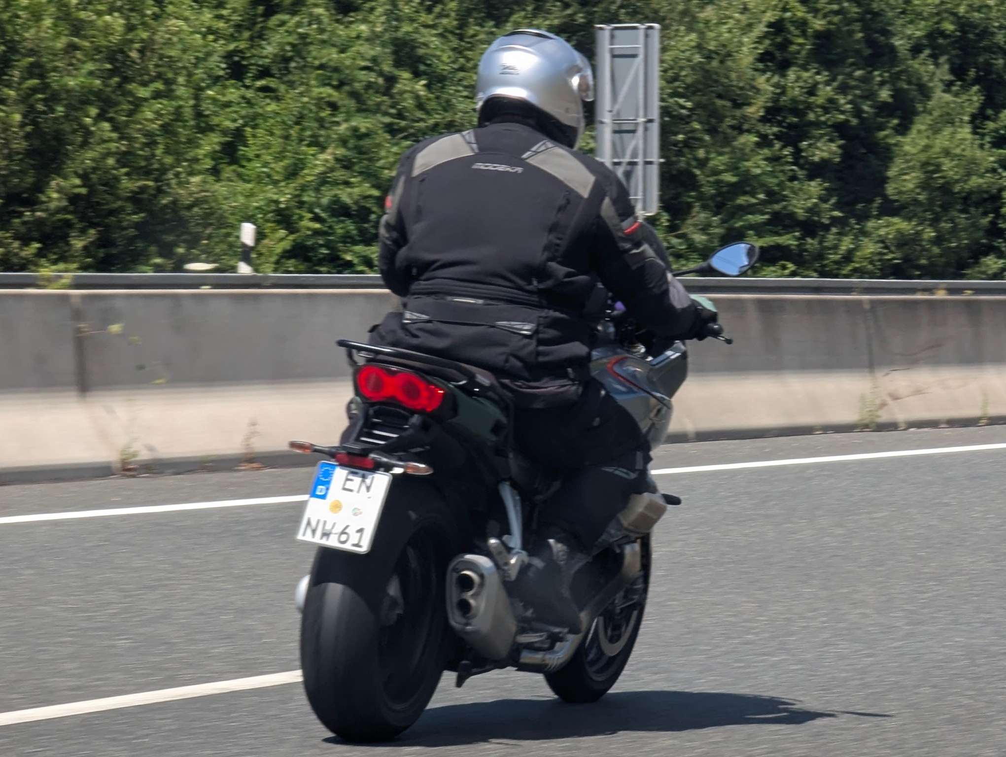 EN NW 61, Moto Guzzi V100 Mandello 