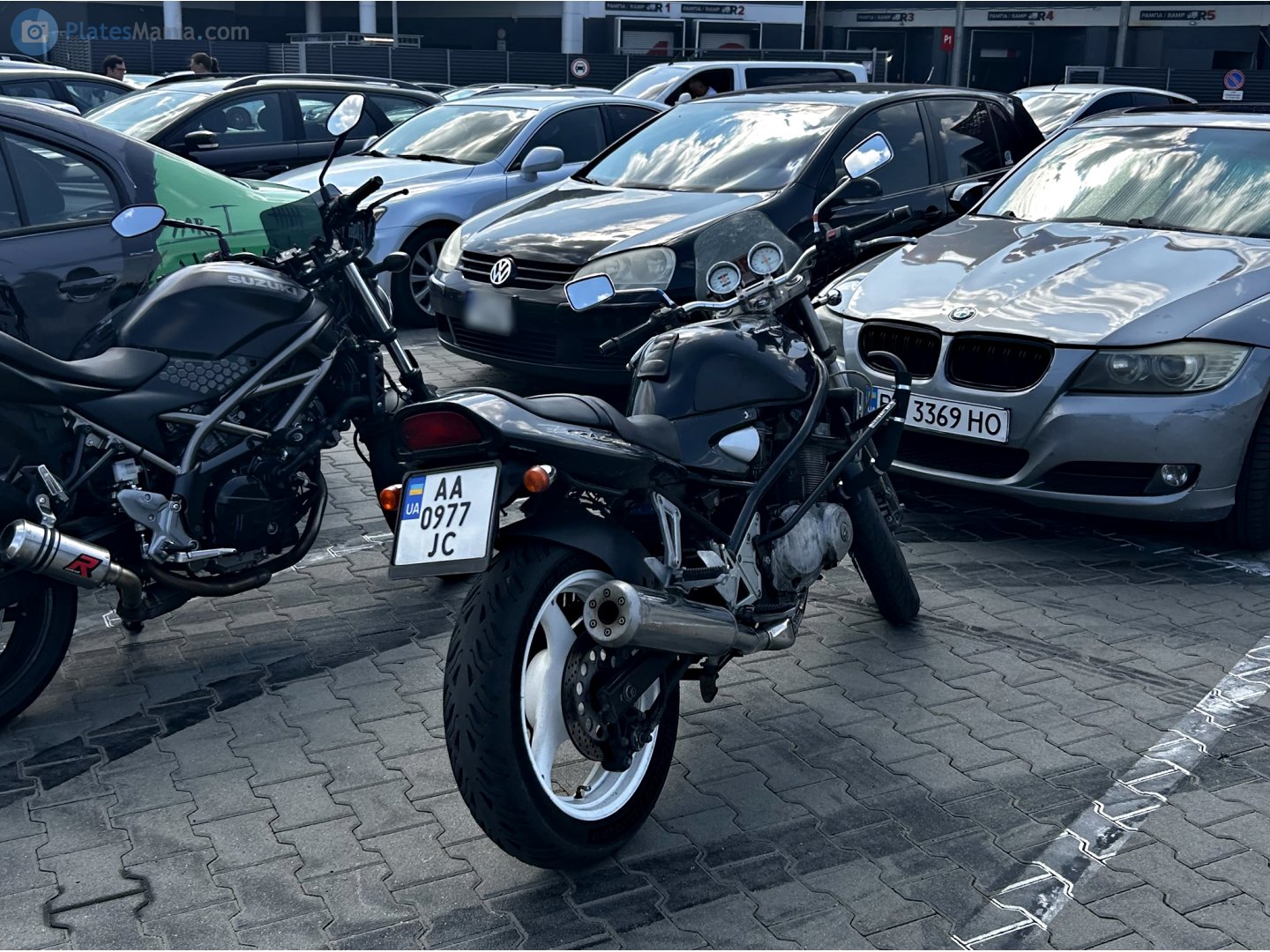 AA 0977 JC, Suzuki GSF Series (Bandit) 1st gen GSF400, 1989–1997 (GSF250; JP-market, 1989–2000)