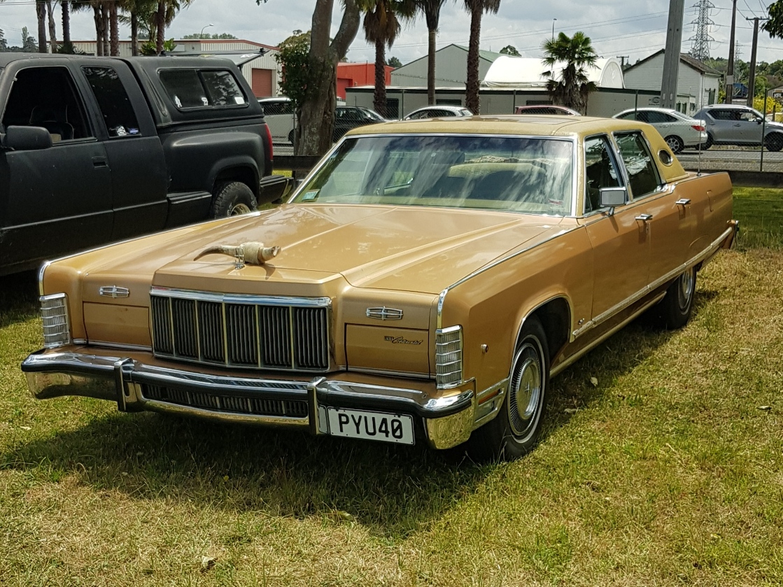 PYU40, Lincoln Continental 5th gen 4-door Sedan (53), facelift, 1974–1979