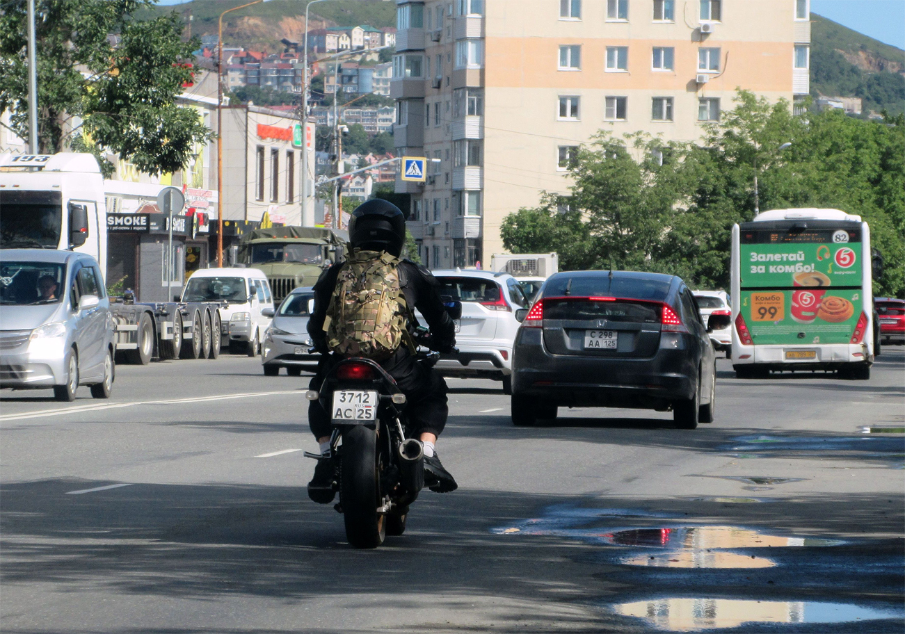 3712 ас 25, Suzuki GSF Series (Bandit) 1st gen GSF400, 1989–1997 (GSF250; JP-market, 1989–2000)