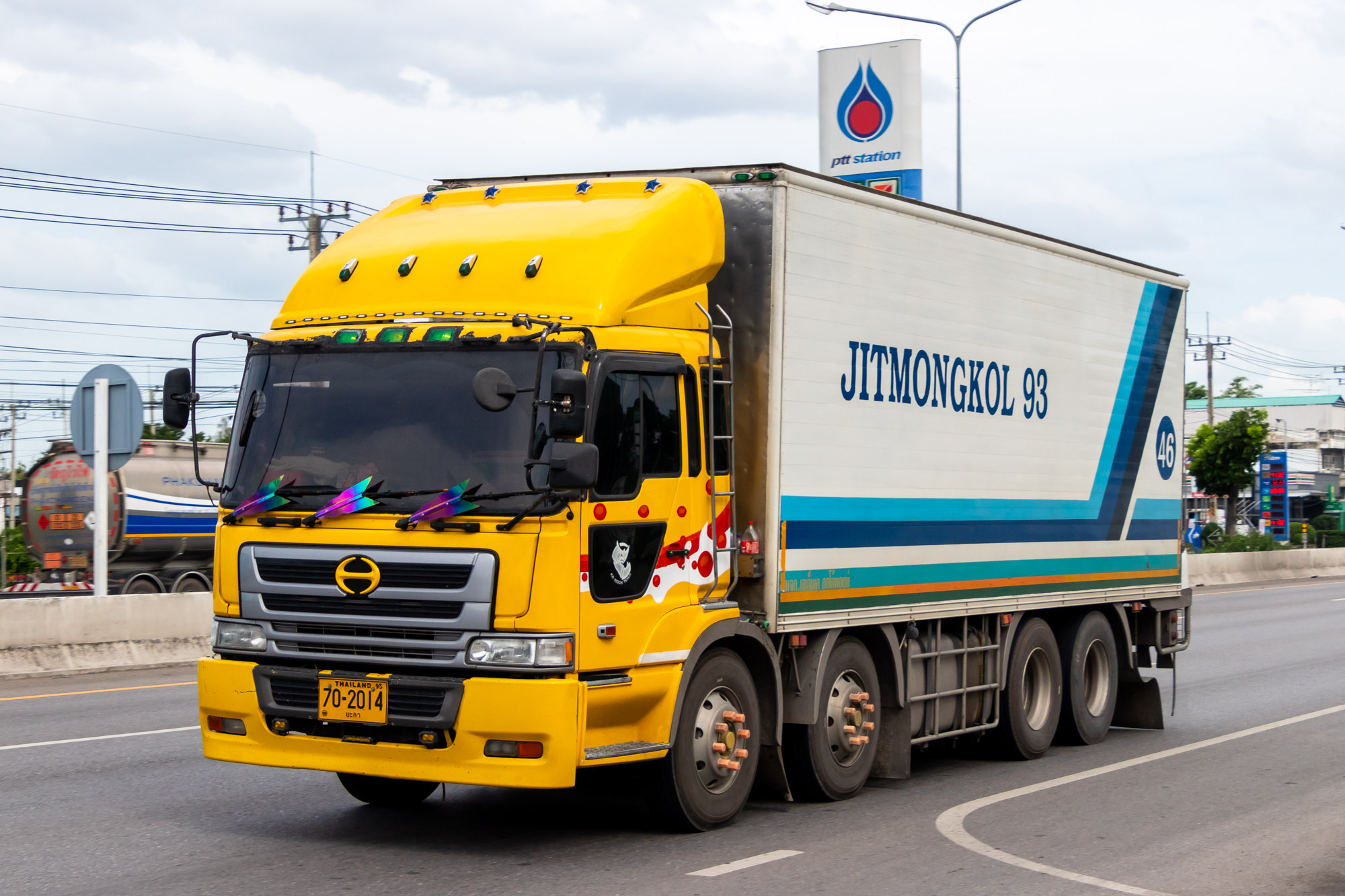 70-2014, Hino Super Dolphin Profia 