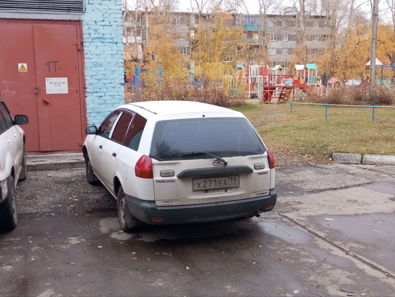 х 271 еа 19, Mazda Familia Van 2nd gen (Y11), 1999–2006