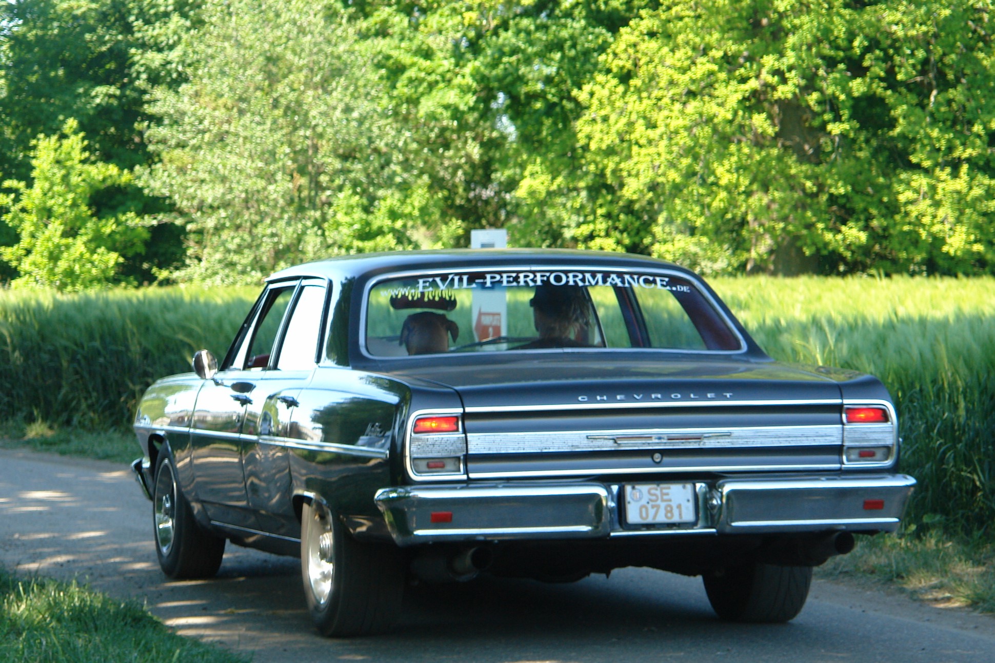 SE 0781, Chevrolet Chevelle 1st gen 1964 4-door Sedan (69; A-body), 1963–1964