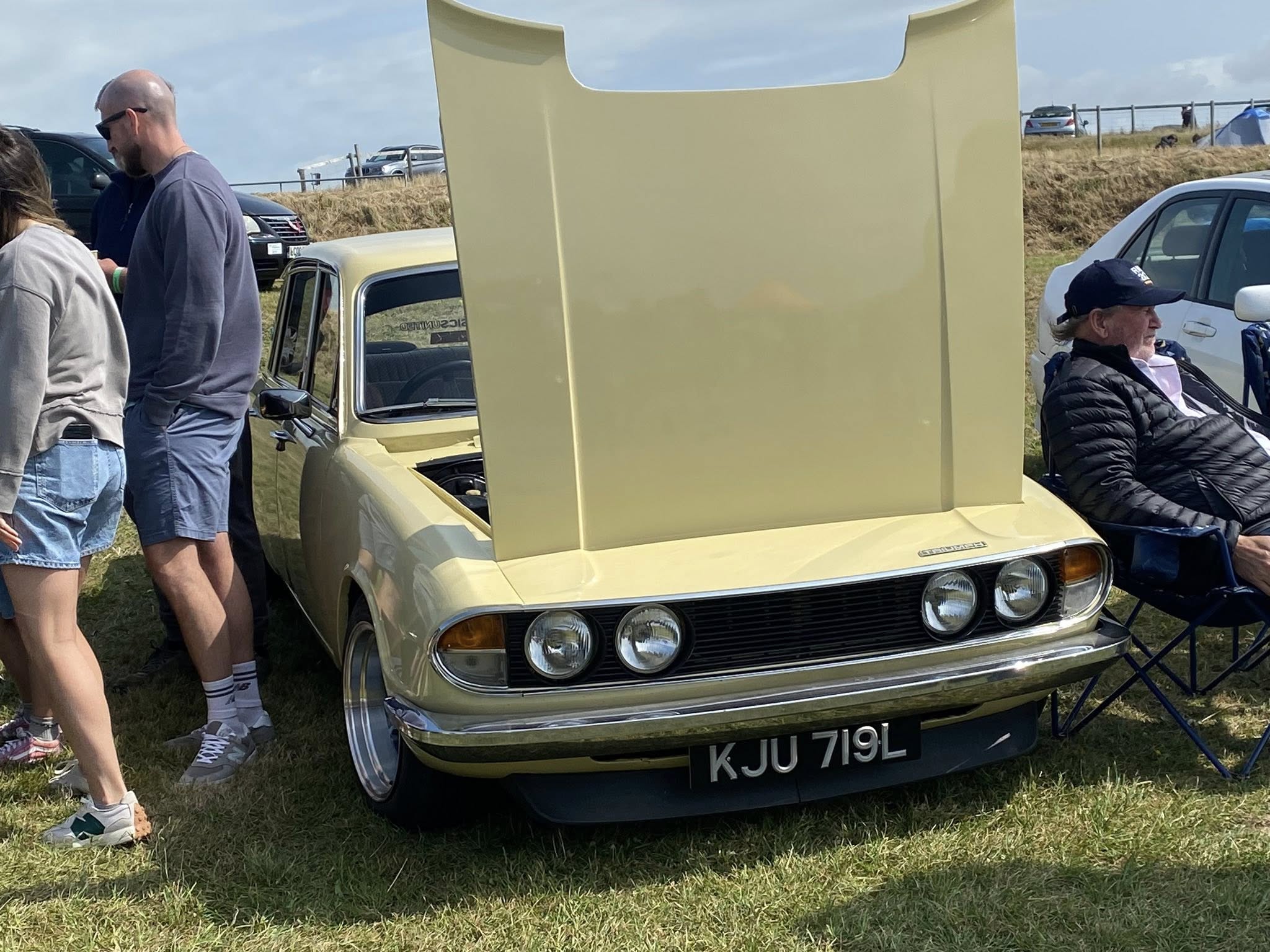 KJU719L, Triumph 2000 