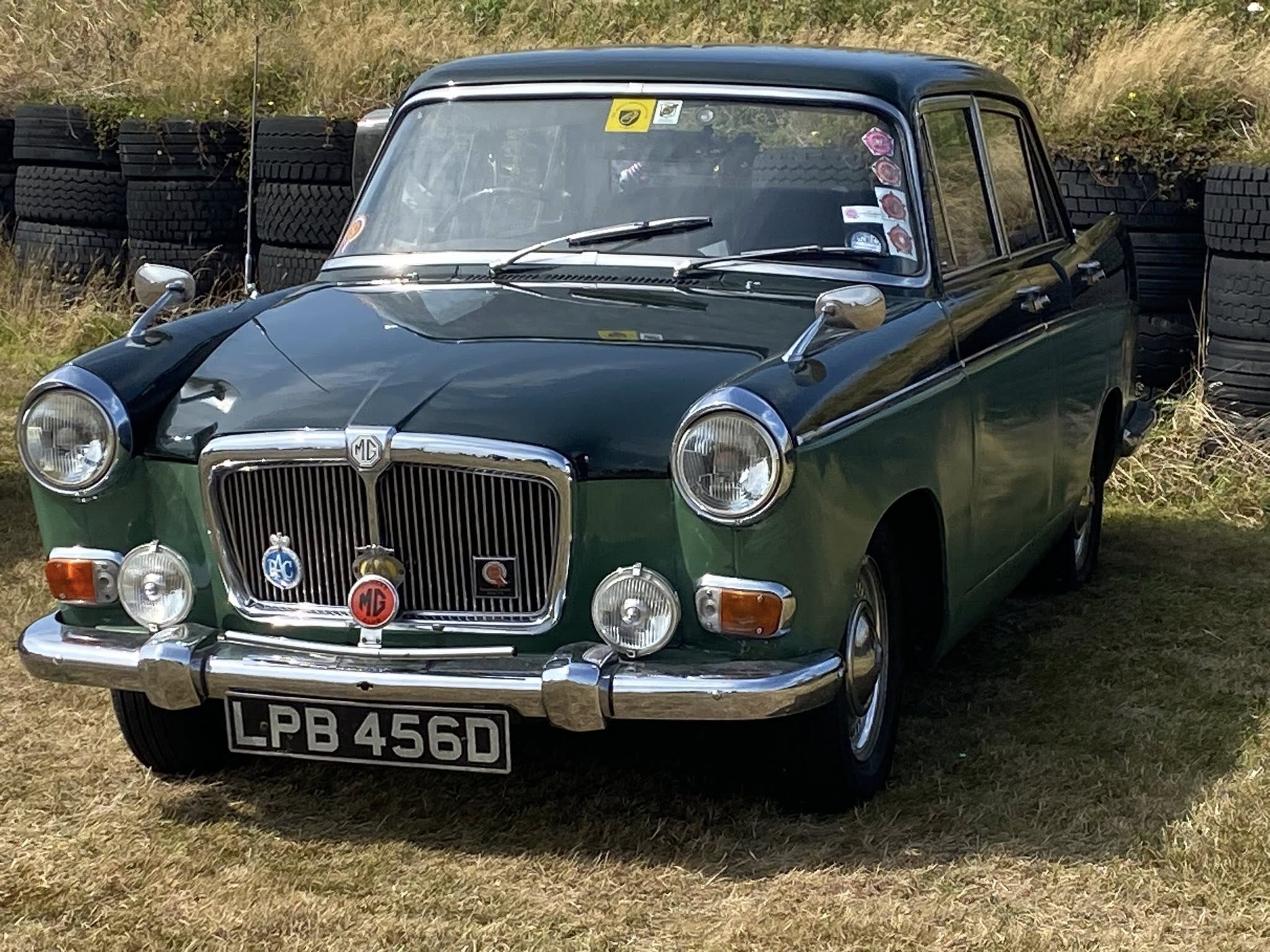 LPB456D, MG Magnette 