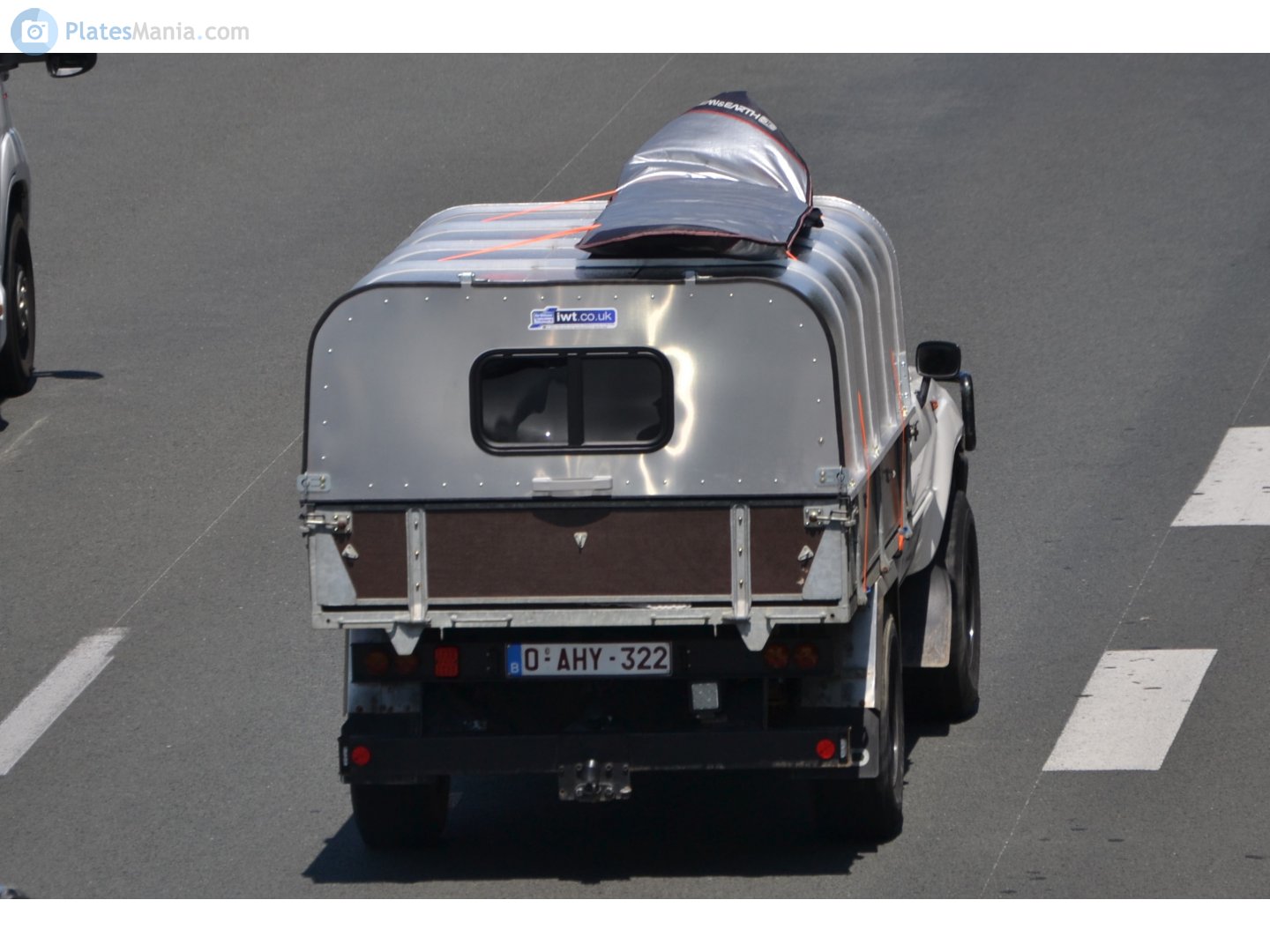 O-AHY-322, Land Rover Defender 1st gen 90