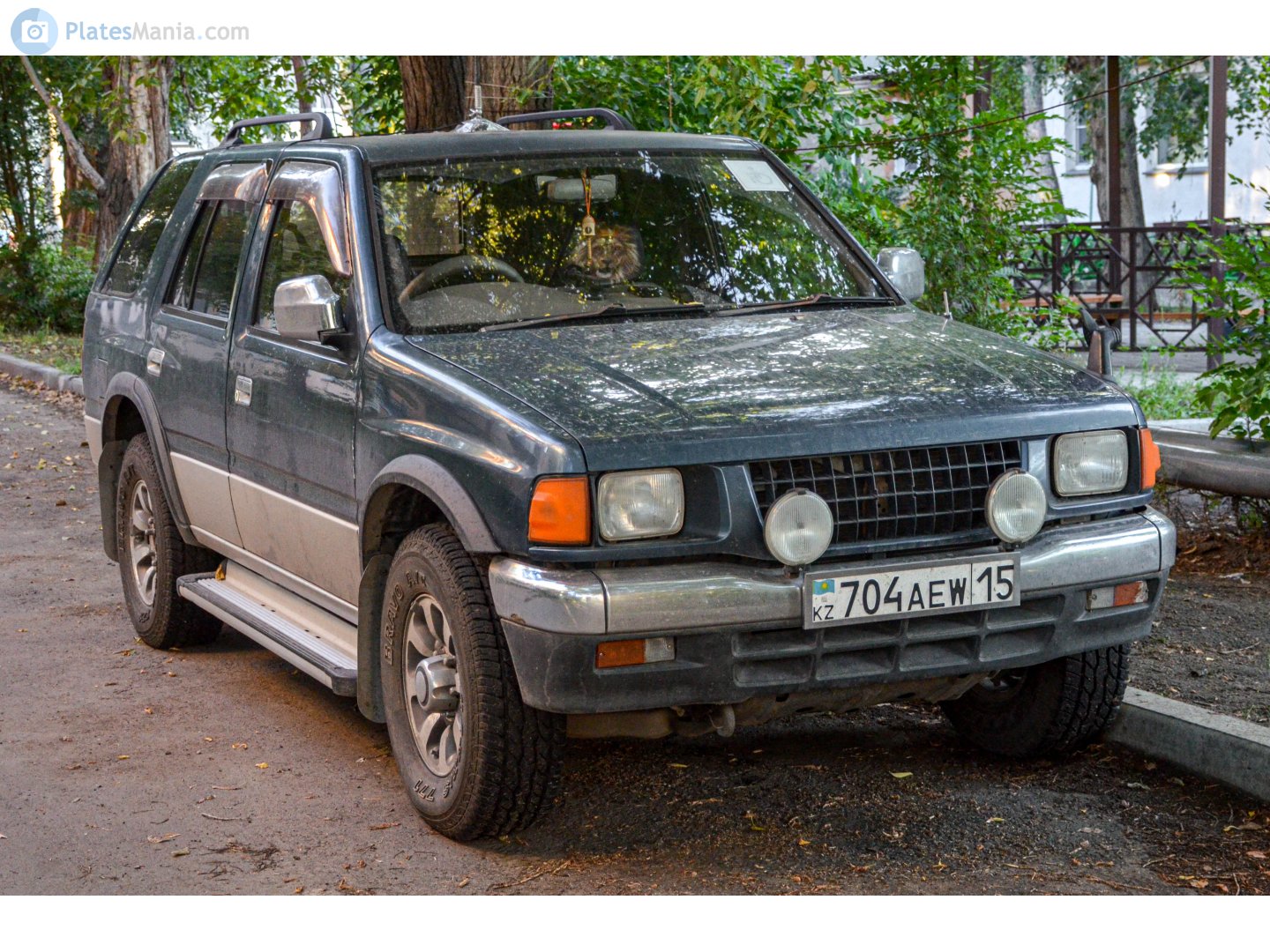 704 AEW 15, Isuzu MU Wizard 1st gen (UCS55/UCS69GW), 1990–1998