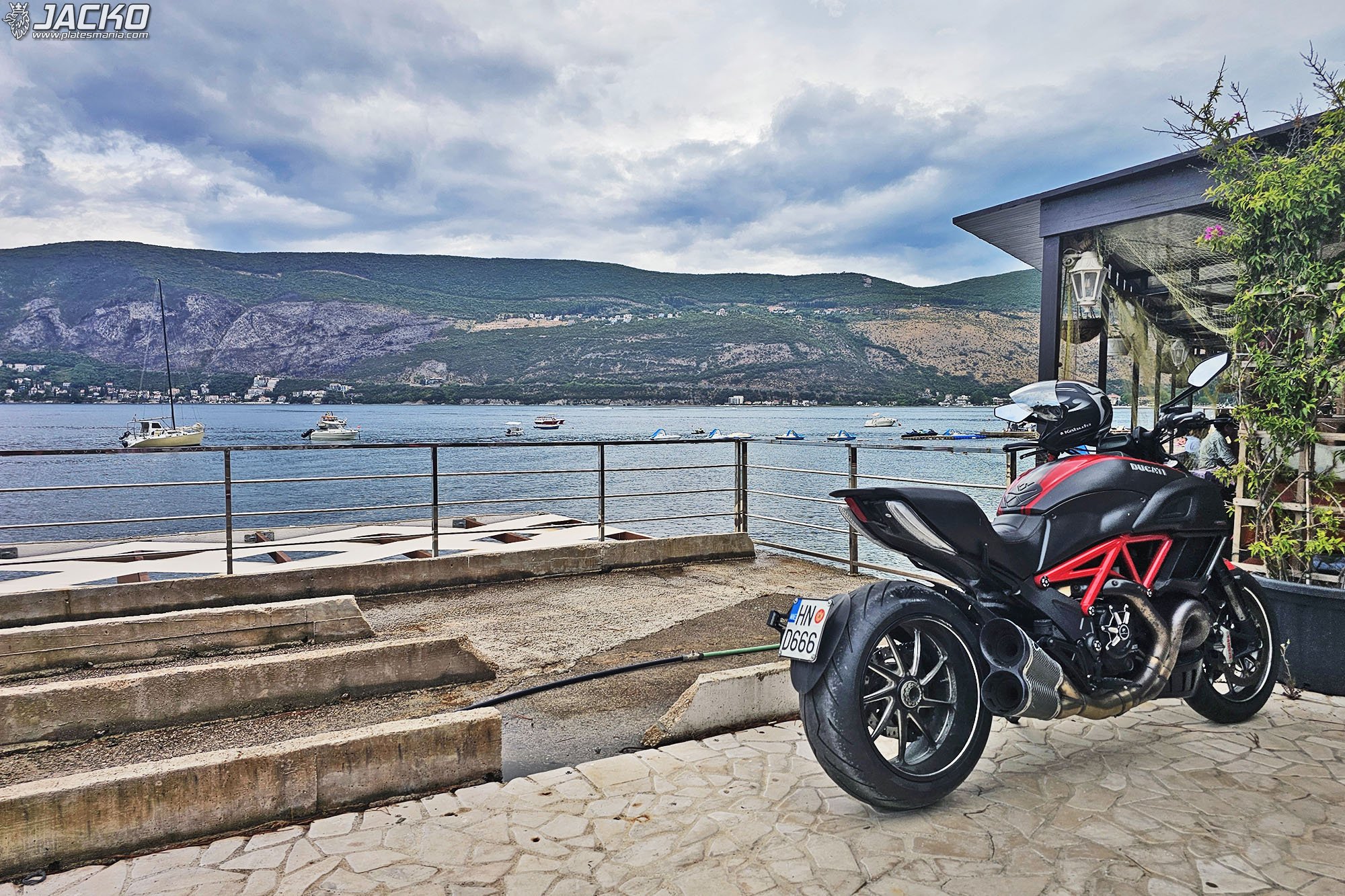 HN D666, Ducati Diavel 1st gen 1200, 2010–2019