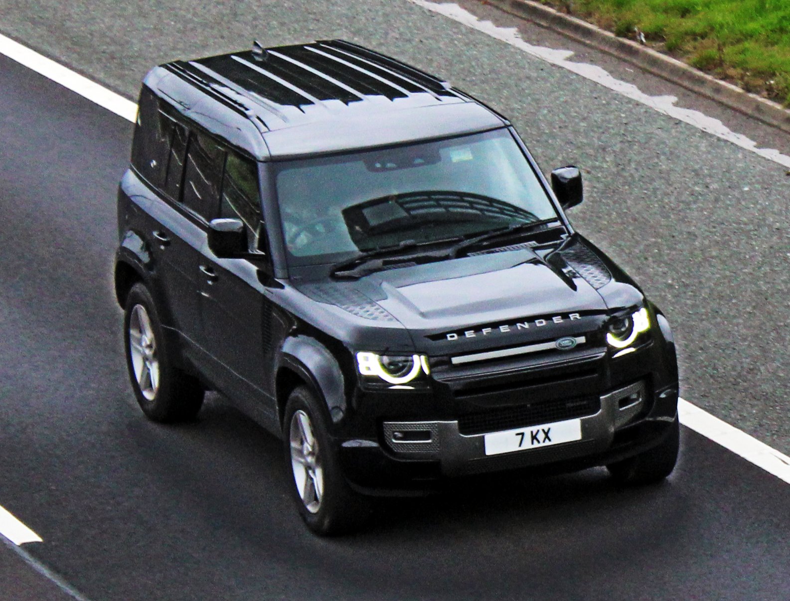 7KX, Land Rover Defender 2nd gen 110