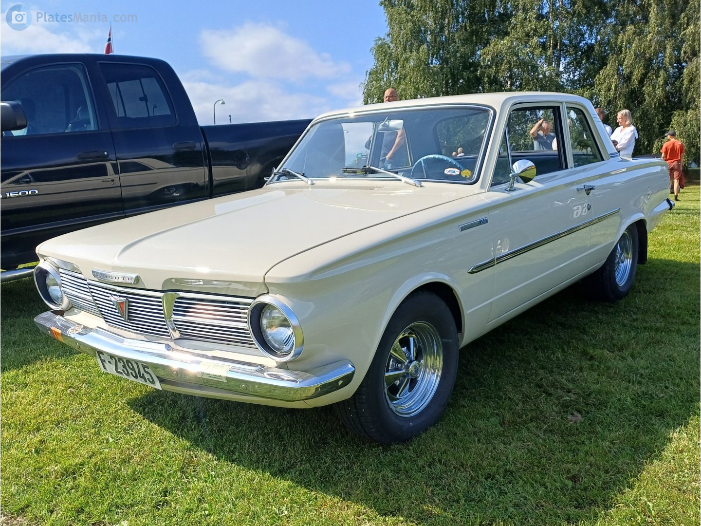 F-23945, Plymouth Valiant 3rd gen 1968 2-door Sedan (DV1/DV2; A-body), 1st facelift, 1967–1968