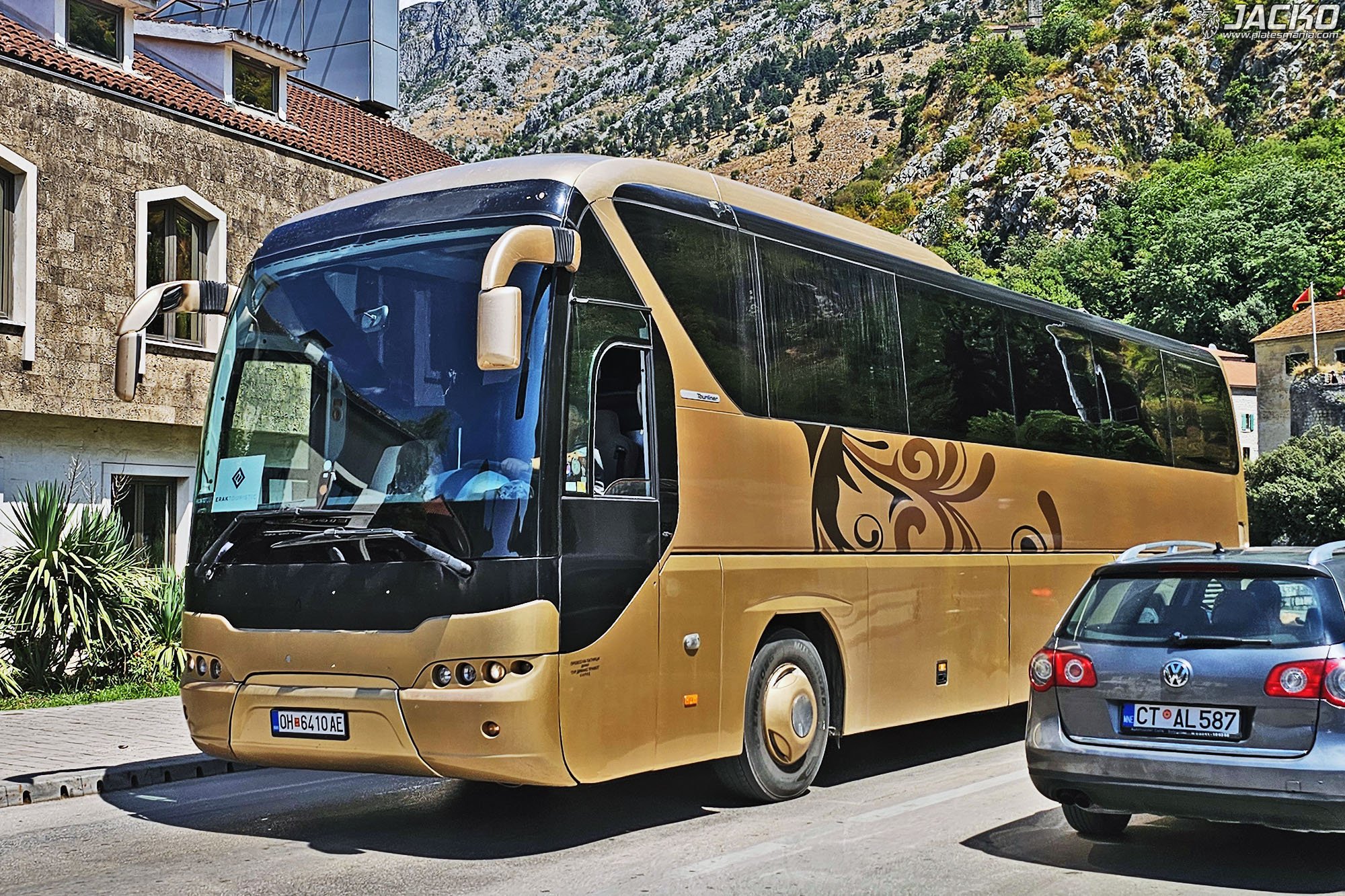 OH 6410 AE, Neoplan Tourliner 1st gen, 2003–2016
