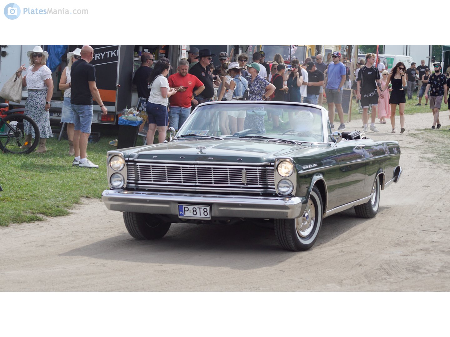 P 8T8, Ford Galaxie 3rd gen 1965 2-door Convertible (76), 1964–1965