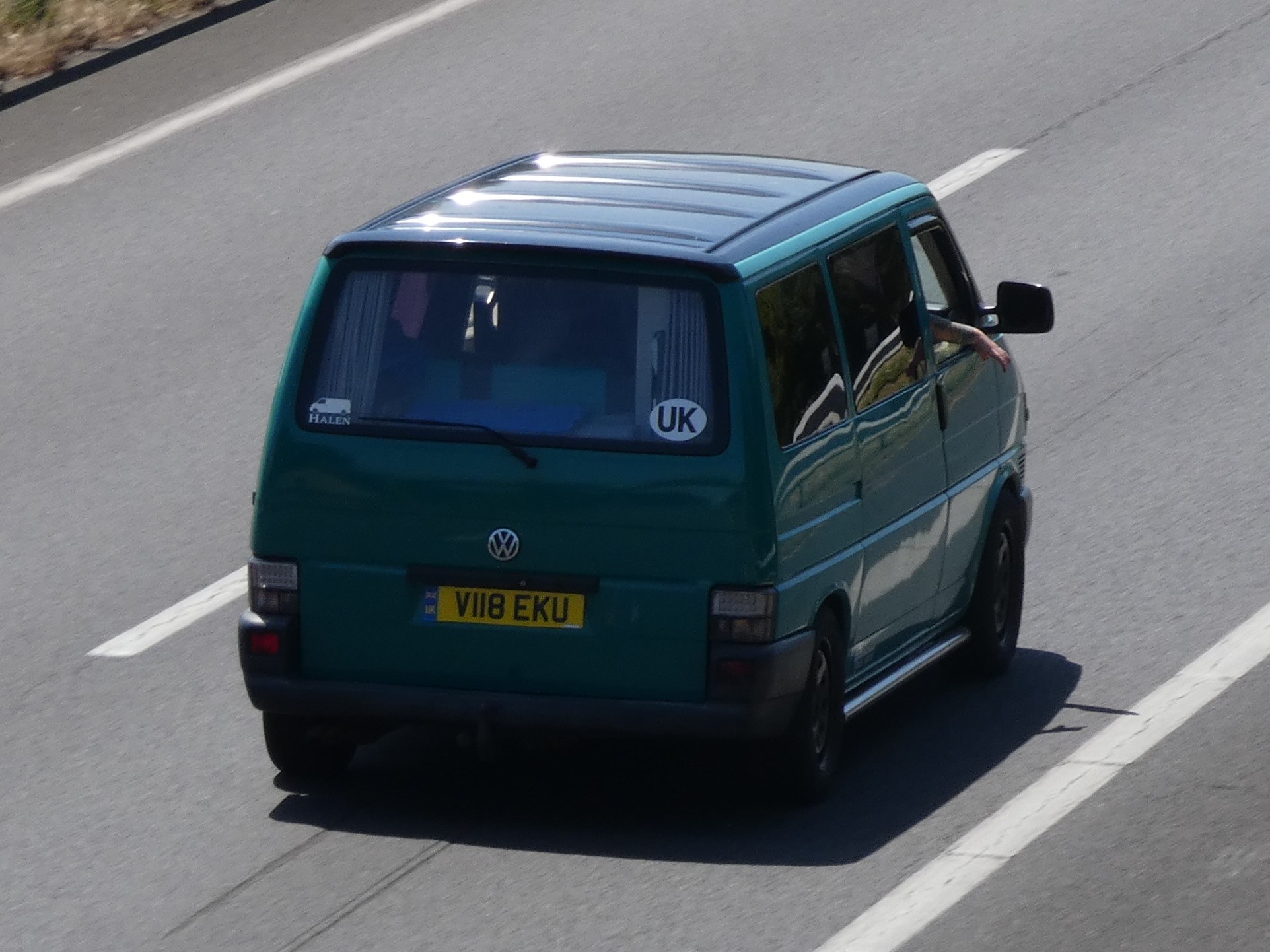 V118EKU, Volkswagen Transporter 4th gen Van (T4) (70/7D), 1990–2003