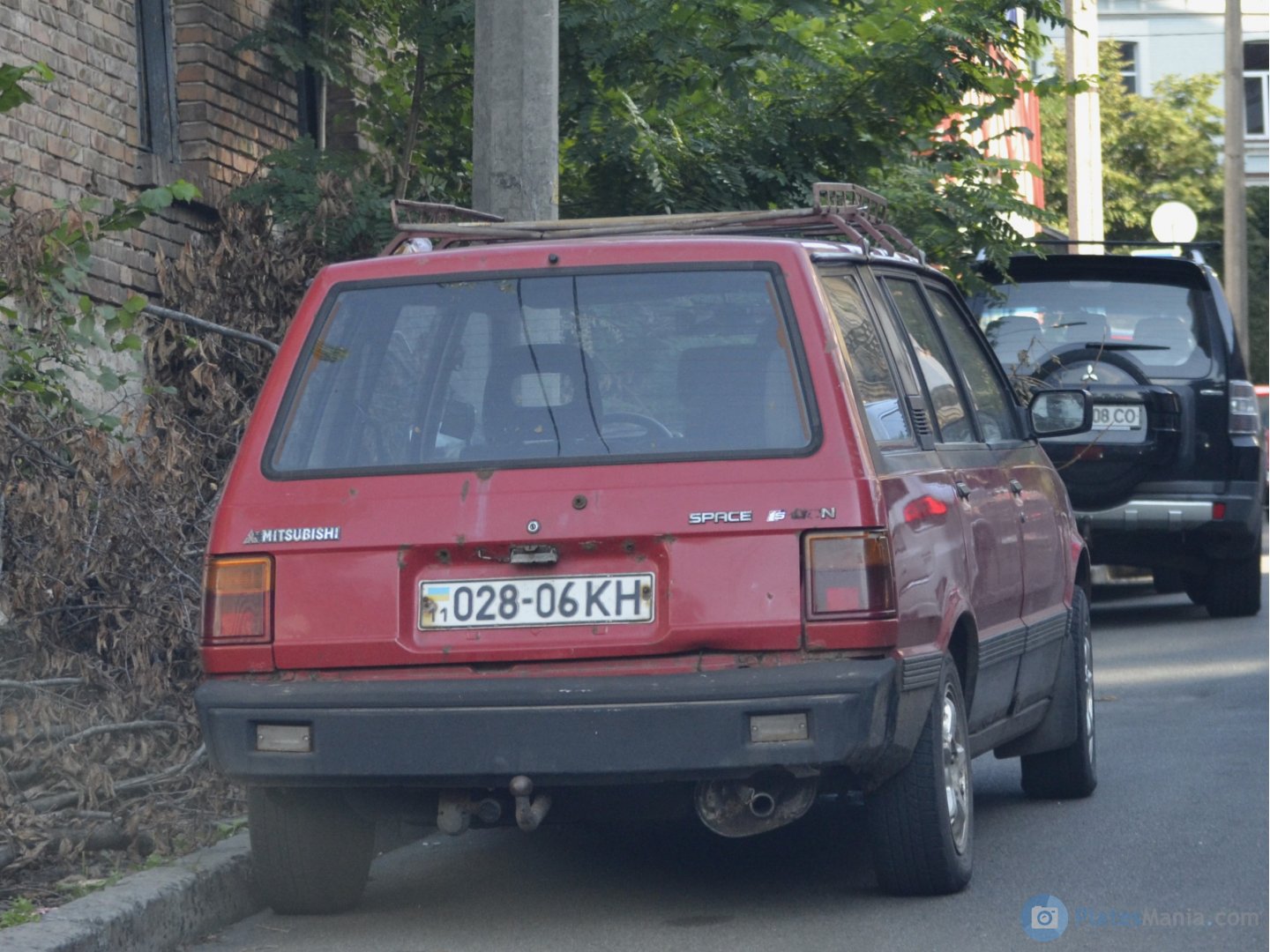 11 028-06 KH, Mitsubishi Space Wagon 1st gen (D00), 1983–1991
